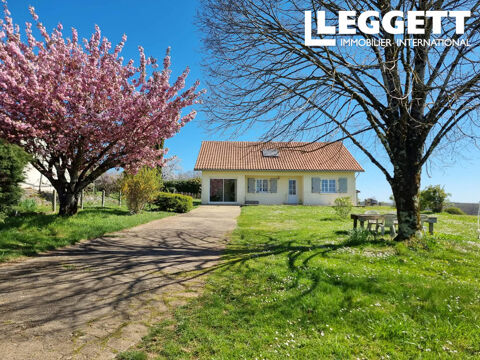   Maison individuelle r�nov�e, au calme, � la compagne avec une tr�s belle vue, jardin clos et annexe Maison - 7 pi�ce(s) - 155 m�