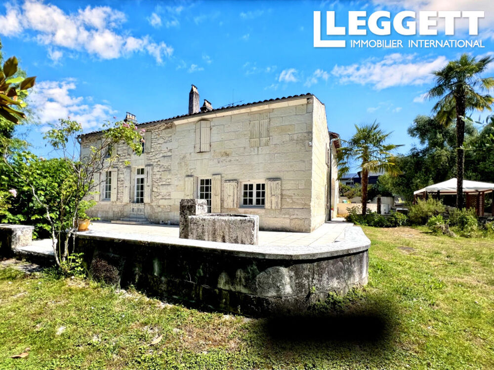 Vente Maison Maison 3 chambres, maison d'amis 4 chambres, salle de séminaire,piscine, terrain 6353m², entre Saintes/Pons. Courcoury