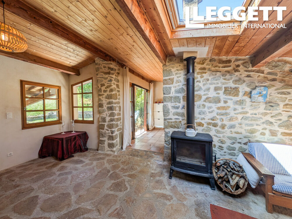 Vente Maison Vaste ferme en pierre sur 16 ha. ? 2 habitations à réunir ? rêvez d?un coin de paradis au c?ur de la nature. Vesc