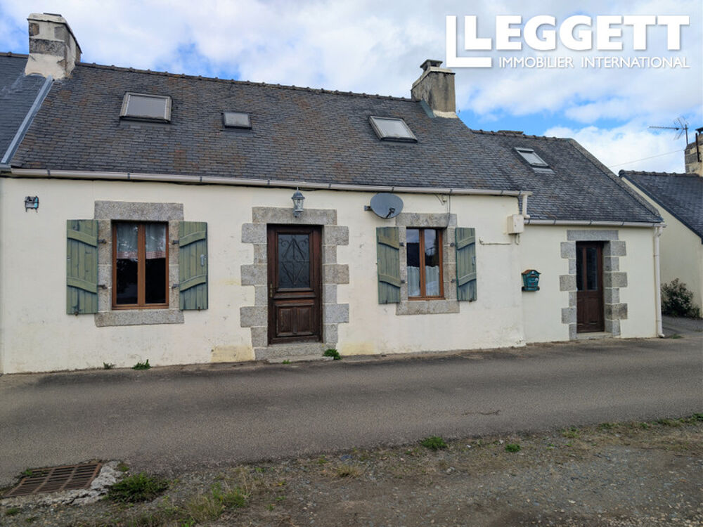 Maison étonnamment spacieuse de trois chambres au c?ur du village de Scrignac