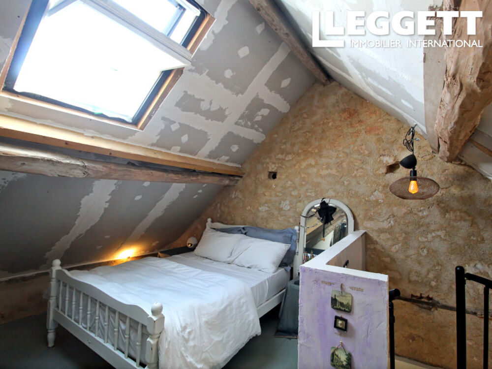 Cottage et maison d?amis avec 2 terrasses, jardin et verger avec bois non attenant