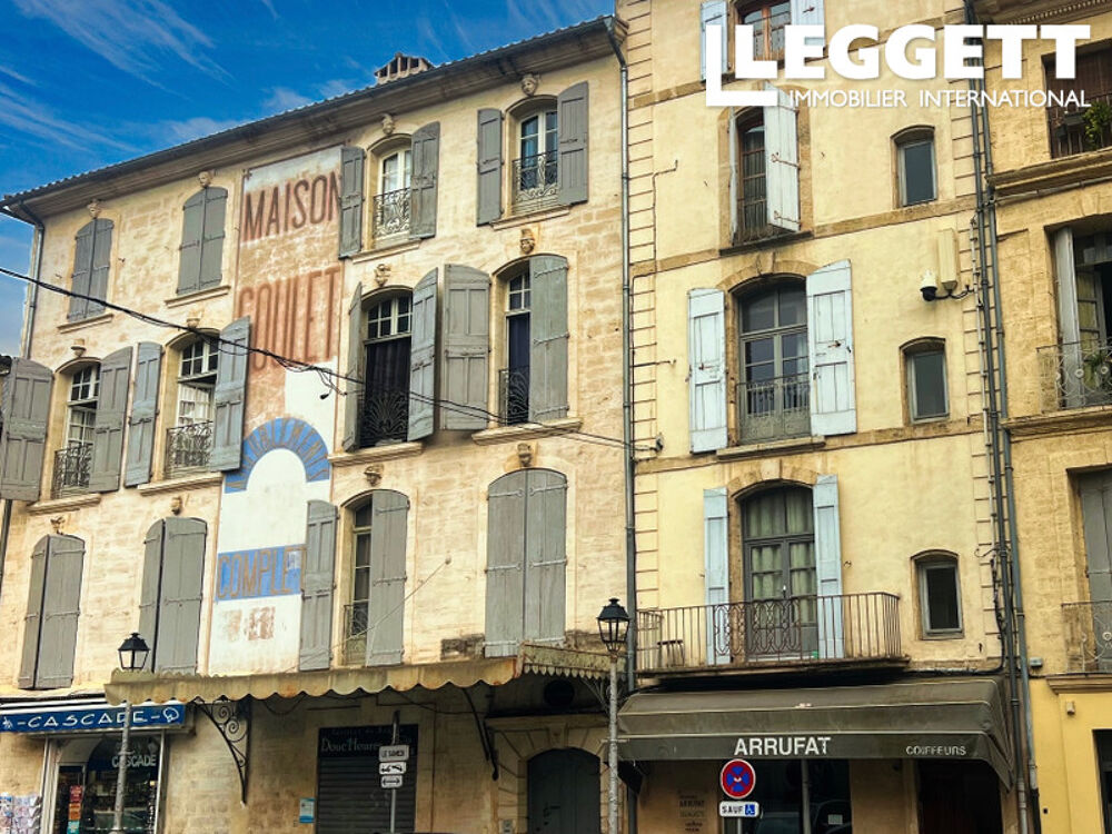Charmant appartement en duplex. Immeuble de caractère au c?ur du centre historique de Pézenas.