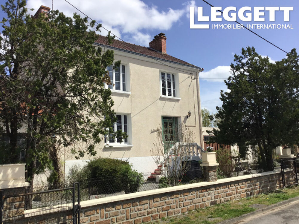 Vente Maison Cette grande maison de 3 chambres à coucher, magnifiquement construite par des artisans en 1932, offre beaucou Saint-lÉger-magnazeix