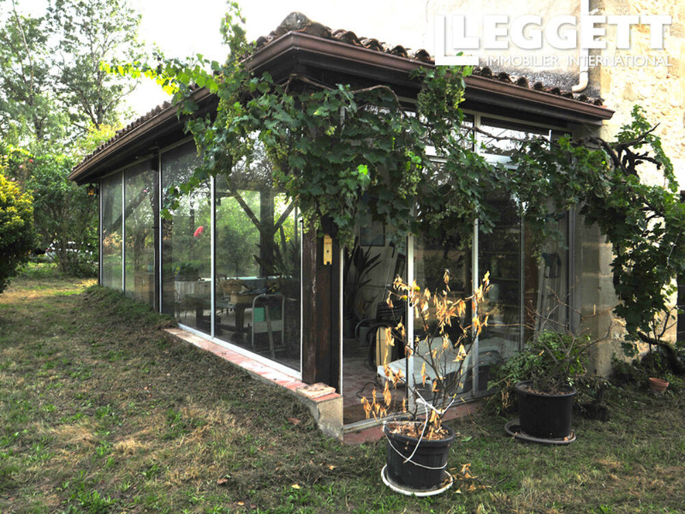 Vente Maison Maison en pierre avec pigeonnier et dépendances sur terrain d'environ 2,9 ha. Montauriol