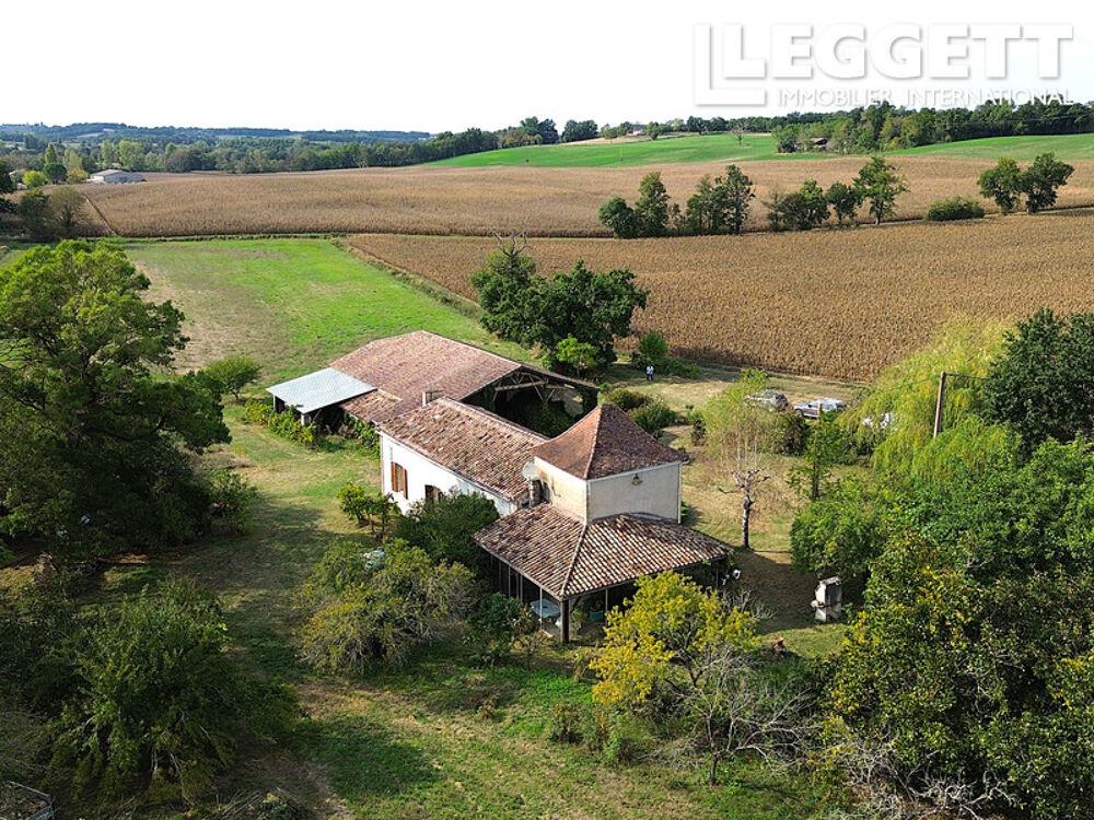 Vente Maison Maison en pierre avec pigeonnier et dépendances sur terrain d'environ 2,9 ha. Montauriol