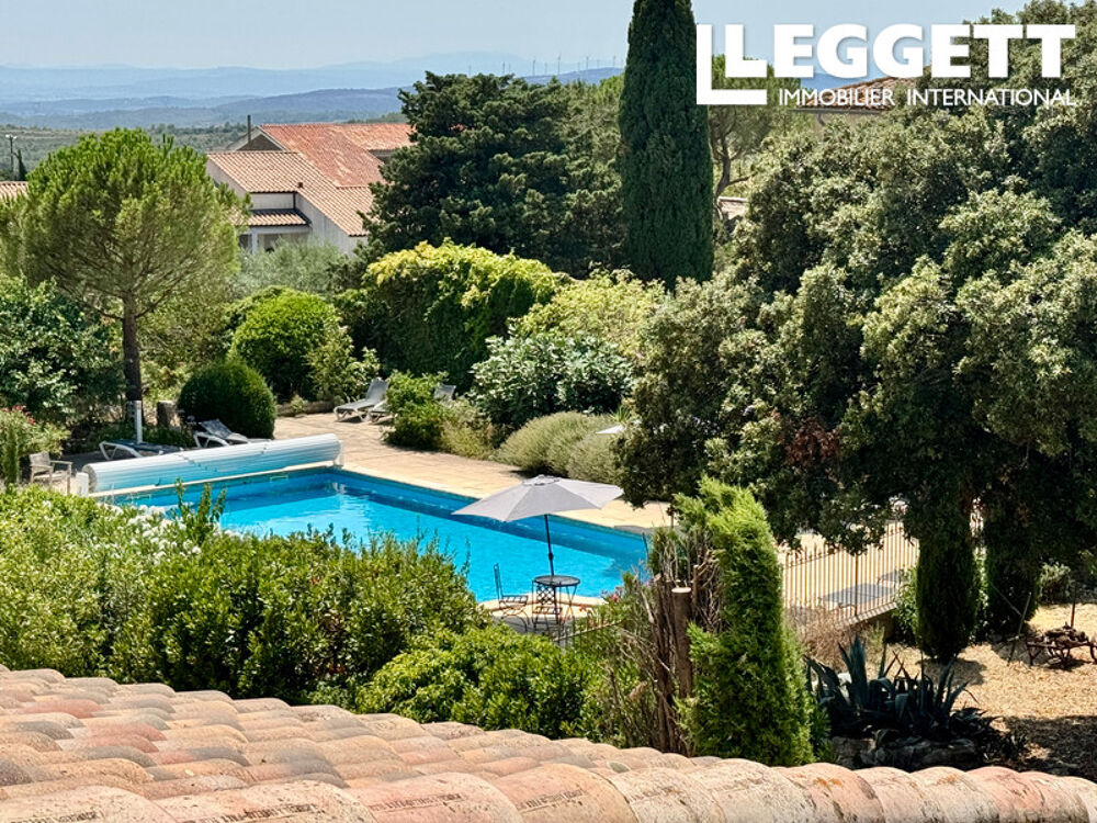 Propriété de caractère entièrement rénové avec 10 chambres, piscine et vues panoramiques