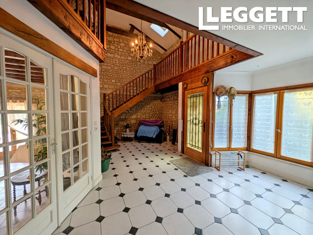 Vente Maison Belle maison de caractère avec appartement indépendant, terrain de 1.1h proche de Mirambeau Charente Maritime Mirambeau
