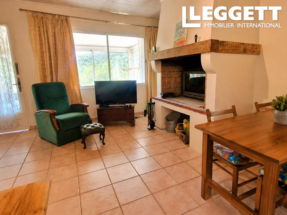 Emplacement exceptionnel dans les collines du Minervois, près de La Livinère : villa avec terrain .