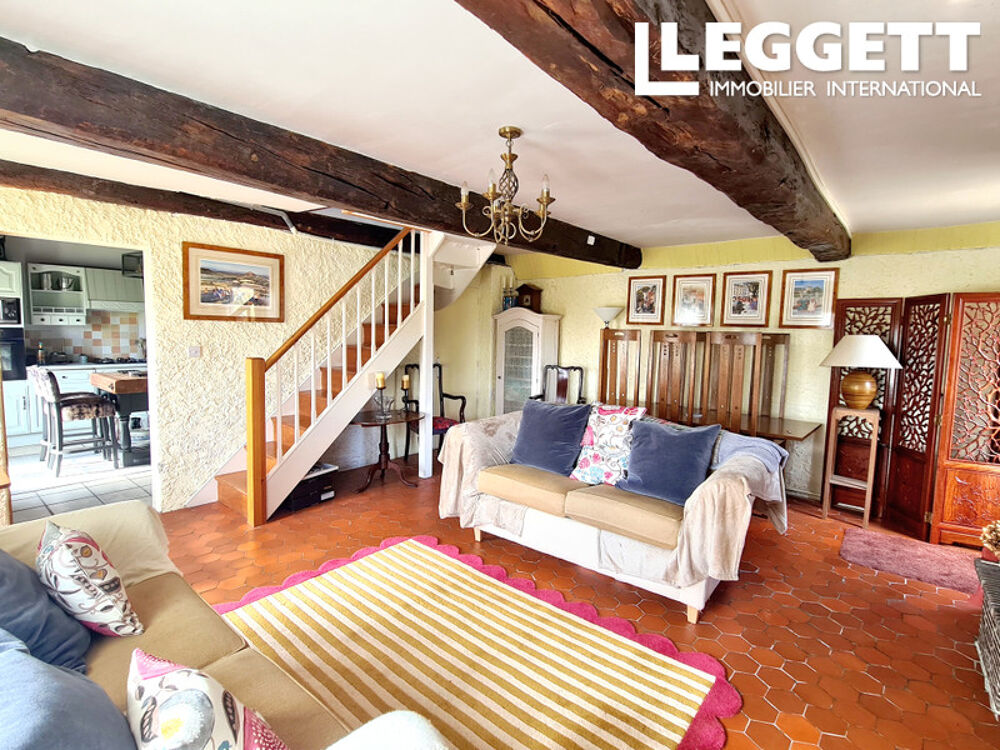 Vente Maison Charmante maison proche Domfront avec jardin, terrasse et garage, idéale résidence ou maison secondaire.<br /> Domfront en poiraie