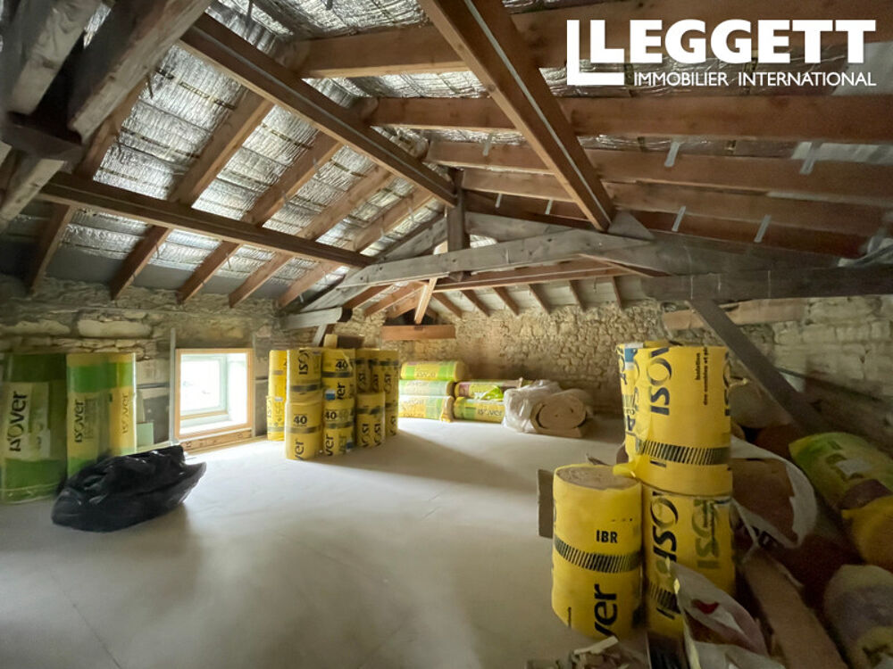 Vente Maison Maison Charentaise individuelle, rénovation a finir. Potentiel pour entreprise ou grand stockage. Val-d'auge