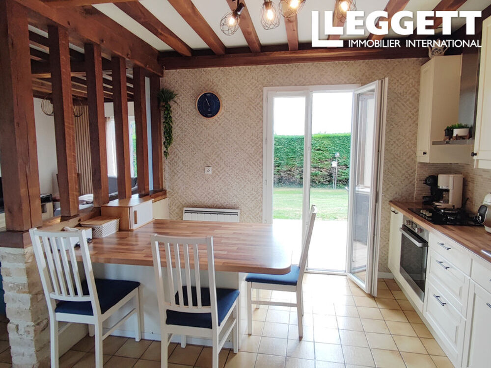 Vente Maison Propriété normande avec 2 gîtes, 4 735 m² de terrain, vue mer et plages à 10 min. Proche des commerces. Aure sur mer
