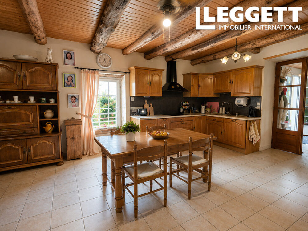 Vente Maison Charmante maison de 6 chambres, avec jardin et piscine, vue imprenable sur Condac. Condac