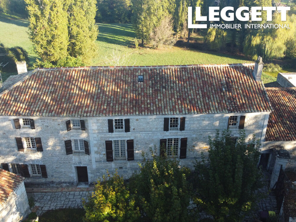 Vente Maison Vouzan ? Demeure historique en pierre, cave voûtée remarquable et parc de 1,5 hectare Vouzan