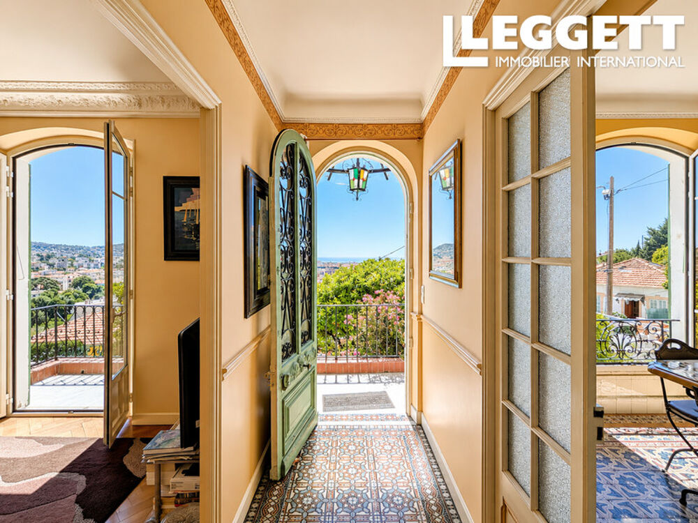 Vente Maison Charmante maison niçoise de 6 pièces avec vue panoramique sur la mer et piscine privée Nice