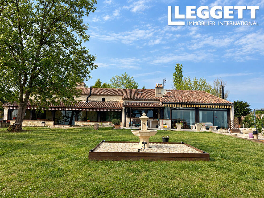 Vente Maison Magnifique propriété en pierre offrant vue panoramique  360°, terrain de 2,9 hectares,  piscine ,double garage Eymet