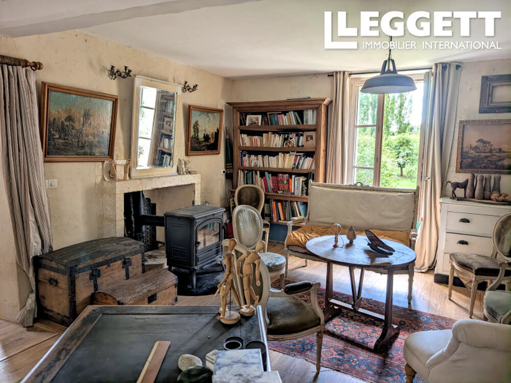 Perche en Nocé, Superbe maison de village, position dominant, avec dépendances le tout sur 3695m² terrain ...