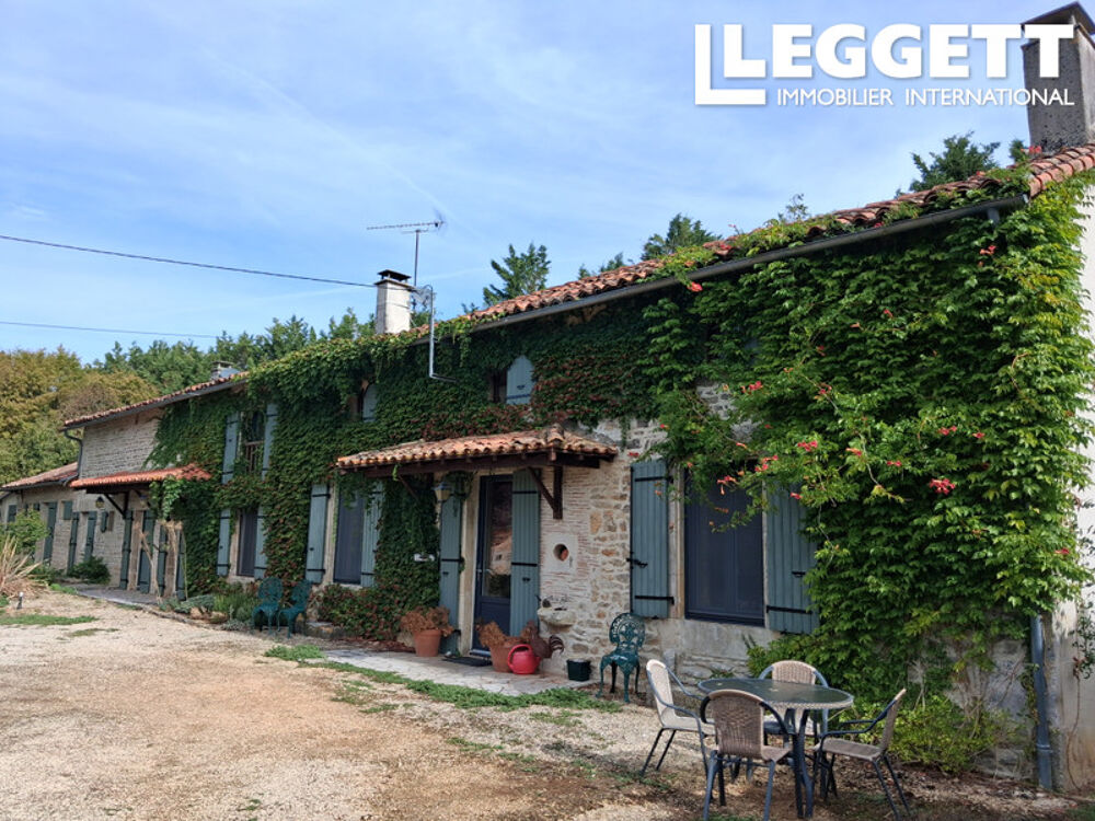 Longère individuelle de quatre chambres avec jardin arboré et grange