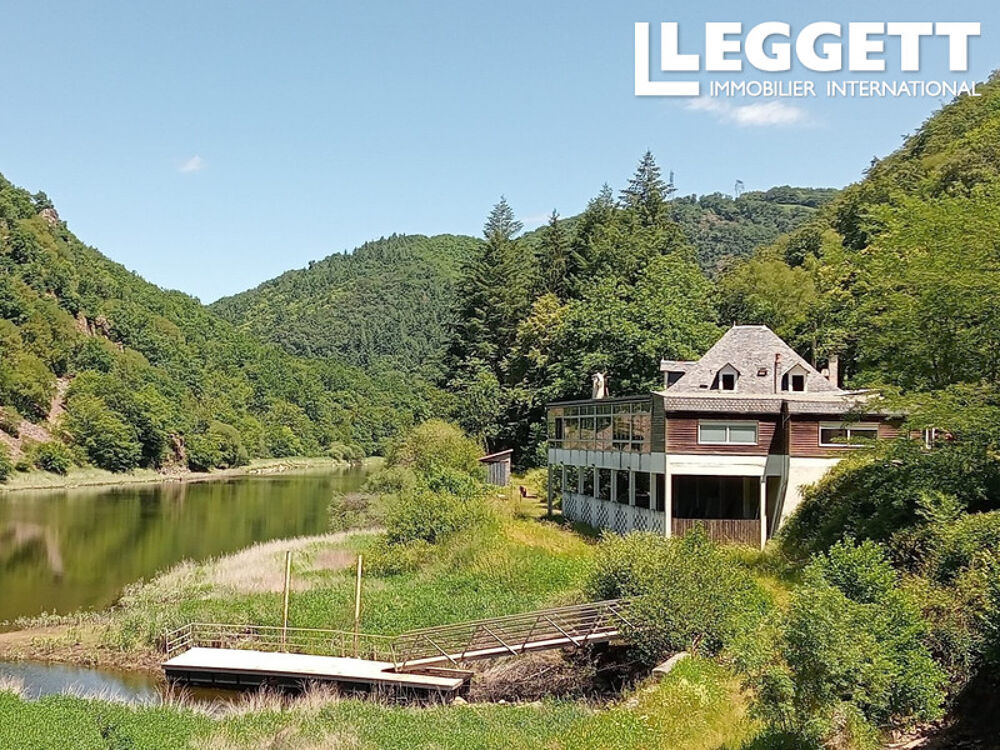 Rare ! Ancien Bar-Restaurant avec habitation et dépendance. Vue somptueuse sur la Dordogne, terrain de 1,6ha