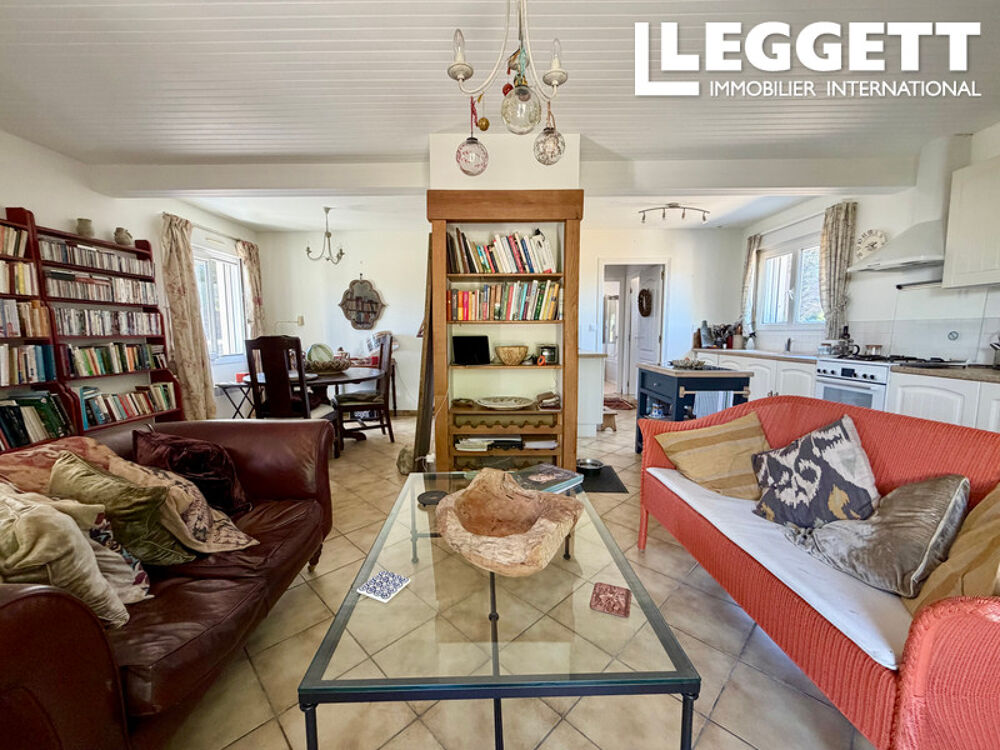 Maison indépendante entièrement rénovée avec garage et joli jardin