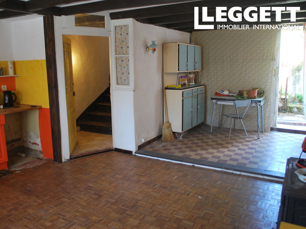 Vente Maison Une maison de village de deux chambres avec petit jardin attenant, située au centre du Bussière Poitevine. Val-d'oire-et-gartempe