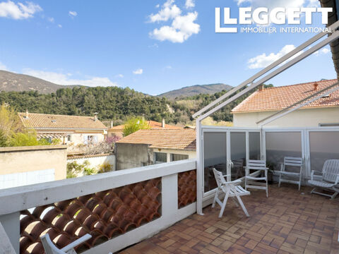   Centre ville de NYONS, ensemble immobilier � r�nover, appartement T5 + terrasse, bureaux, d�pendances, cour Maison - 5 pi�ce(s) - 120 m�