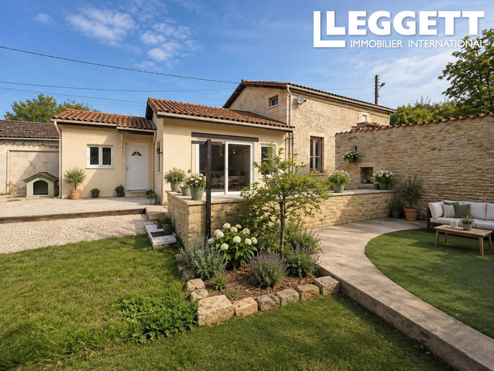 Propriété de charme de 3 chambres avec cour et terrasse.