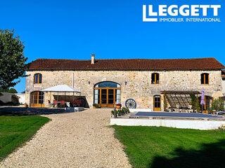 Vente Maison Propriété en pierre avec chambres d'hôtes 5 étoiles, piscine et jardin près de Chalais Yviers