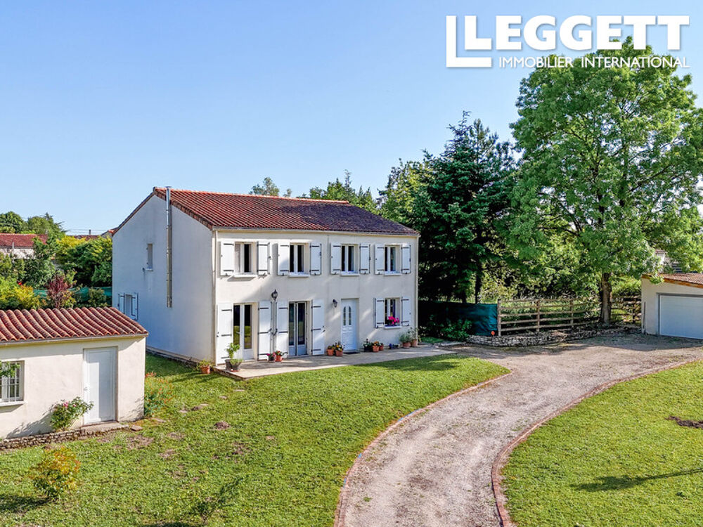 Vente Maison Environnement paisible ? Maison individuelle de 4 chambres, dont 3 suites avec SDE, jardin, garage et atelier. Varaize