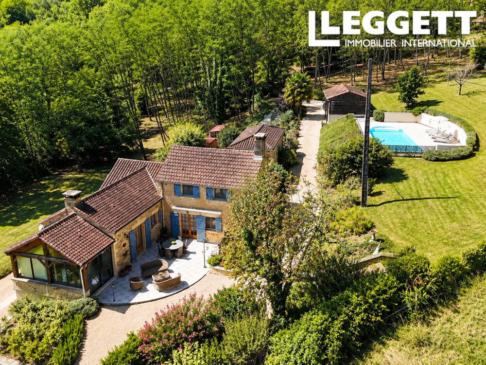 Vente Maison Superbe propriété en pierre 3 chambres et Gîte de 2 chambres, Piscine chauffée, jardins clos 9 872m2, Sarlat Sarlat-la-canÉda