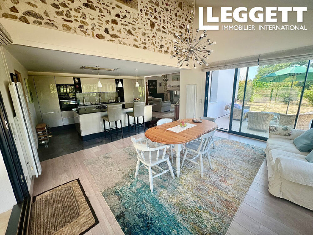 Vente Maison Superbe propriété en pierre rénovée & piscine chauffée, granges et magnifiques jardins pres de Piegut Pluviers Étouars