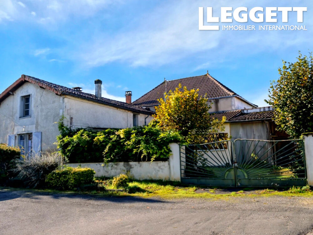 Vente Maison Charmante maison de bourg en pierre à rénover. 4 chambres.  1 bureau. Petit jardin. Proche commerces / Mansle. Val-de-bonnieure