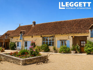 Vente Maison VAL DE LOIRE Corps de ferme de caractère en excellent etat : maison, gîte, piscine et parc d'un hectare LuzÉ