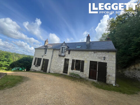   Maison r�nov�e en pierre comprenant 4 chambres et deux salles d'eau situ�e dans un hameau pr�s de Huismes. Maison - 6 pi�ce(s) - 120 m�