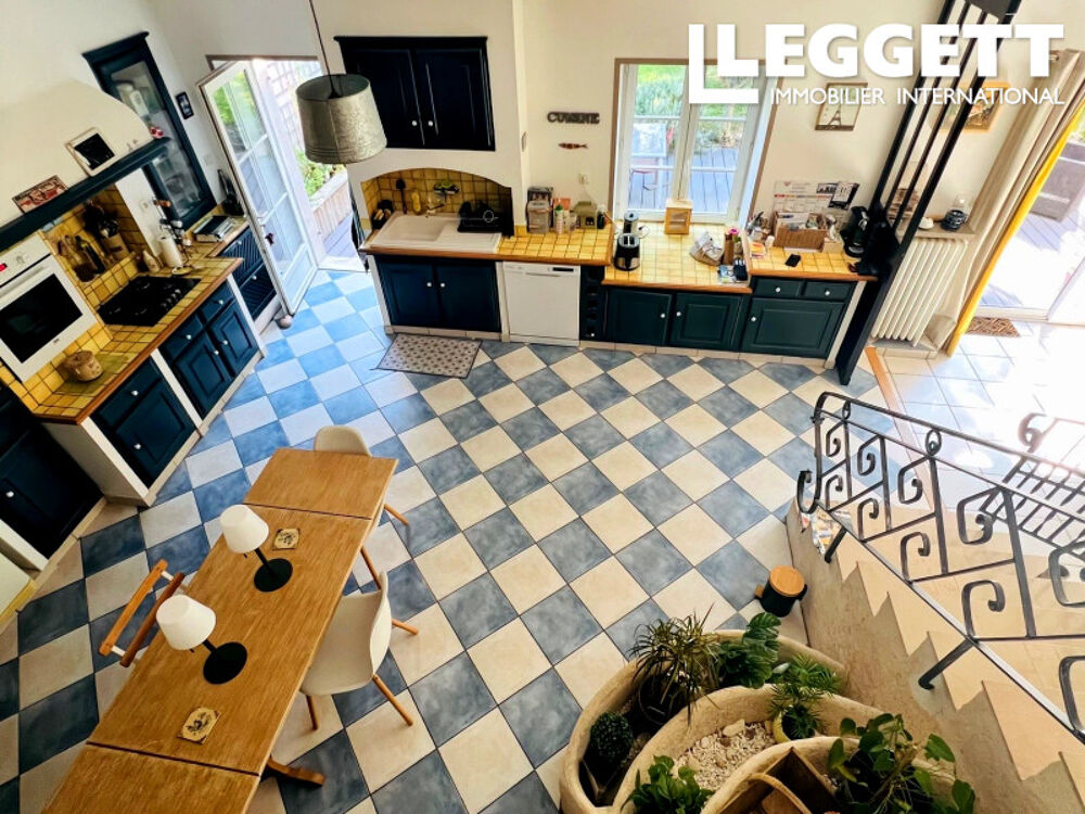 Vente Maison Maison 4 chambres avec beau terrain arboré et garage, coeur de bourg St Sauveur d'Aunis Saint-sauveur-d'aunis
