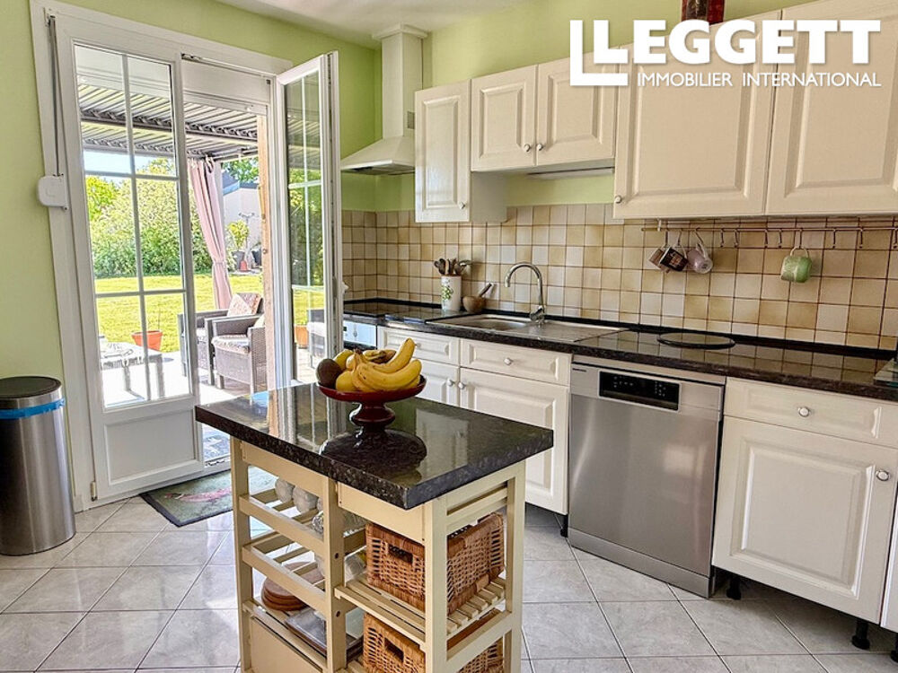 Bungalow 3 chambres avec garage et jardin, commerces à pied à Villaines-le-Juhel