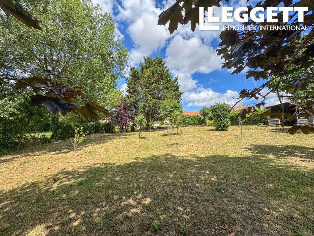 Vente Maison Maison familiale 4 chambres avec piscine, studio indépendant d'une chambre et jardin à proximité du village Saint-hilaire-des-loges