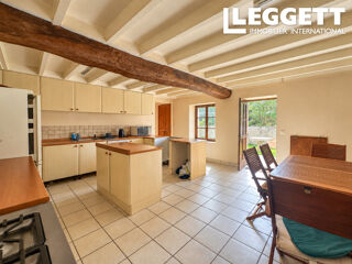 Vente Maison Maison en pierre à finir de rénover, 3 chambres , jardin et garage/ atelier , à 3,5 km d?Aulnay. Saint-georges-de-longuepierre