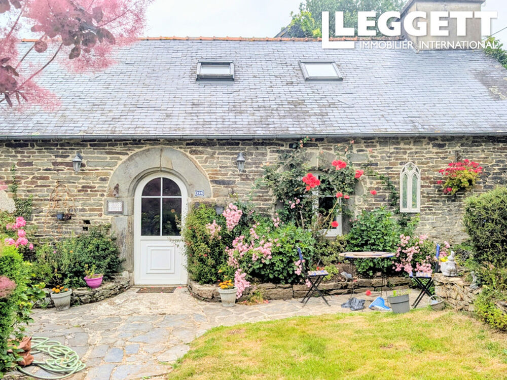 Maison bretonne historique de 3 chambres, offrant un potentiel de gîte et un espace surprenant, à Kergloff