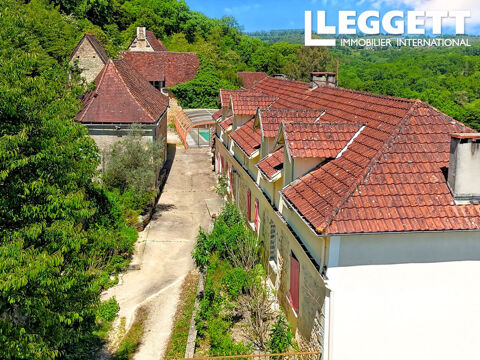   Maison de caract�re 7 chambres avec grange dans le c?ur du P�rigord Noir Maison - 15 + pi�ce(s) - 262 m�