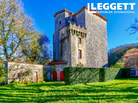   Magnifique propri�t� m�di�vale avec donjon r�nov�, grandes d�pendances et terrain attenant; endroit calme. Propri�t�/ch�teau - 5 pi�ce(s) - 250 m�