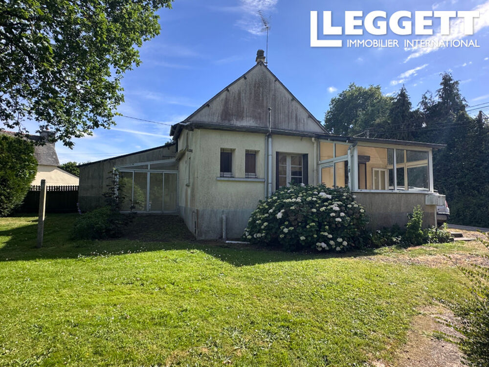 Ploermel Ensemble Immobilier Maison avec dépendance à rénover sur un terrain de 2099 m². Potentiel commercial.