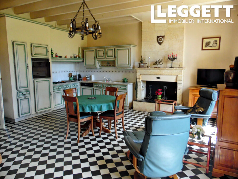 Vente Maison Grande propriété de standing en pierre avec dépendances et belle vue. Proche centre de Bourg Bourg