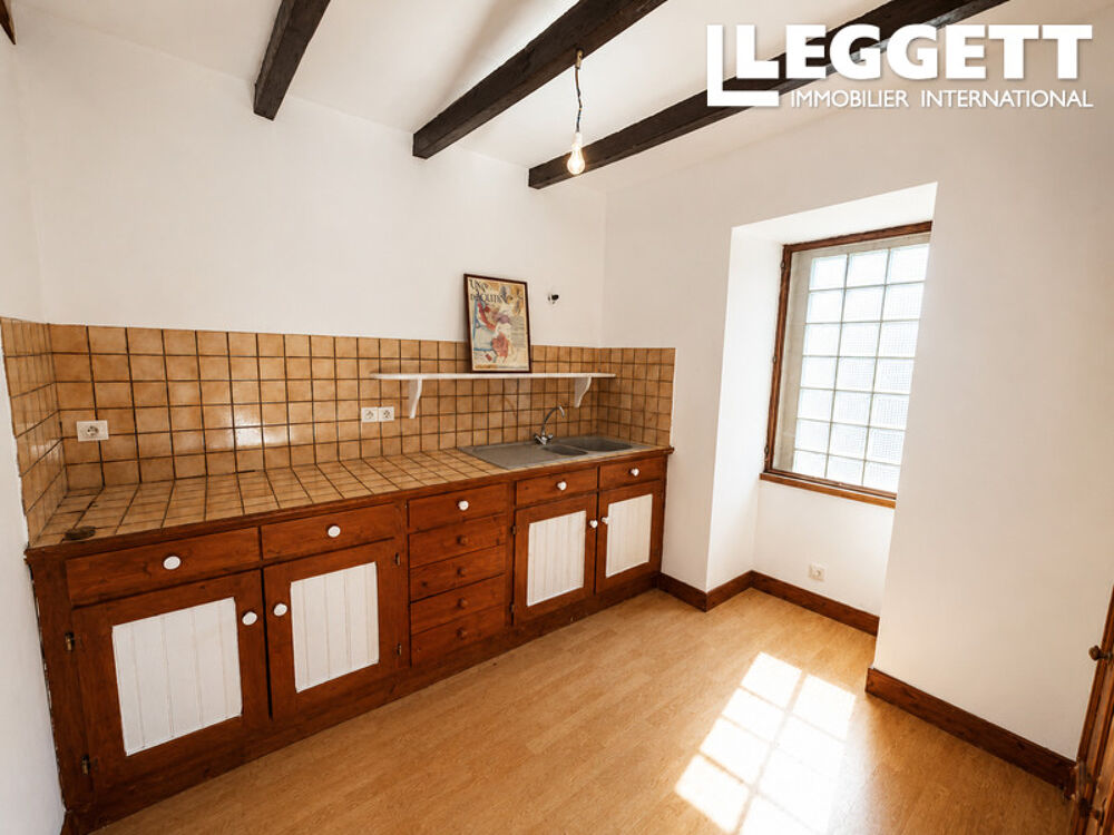 Petite maison en pierre, habitable tout de suite, idéale pied à terre ou airb&b dans un secteur touristique