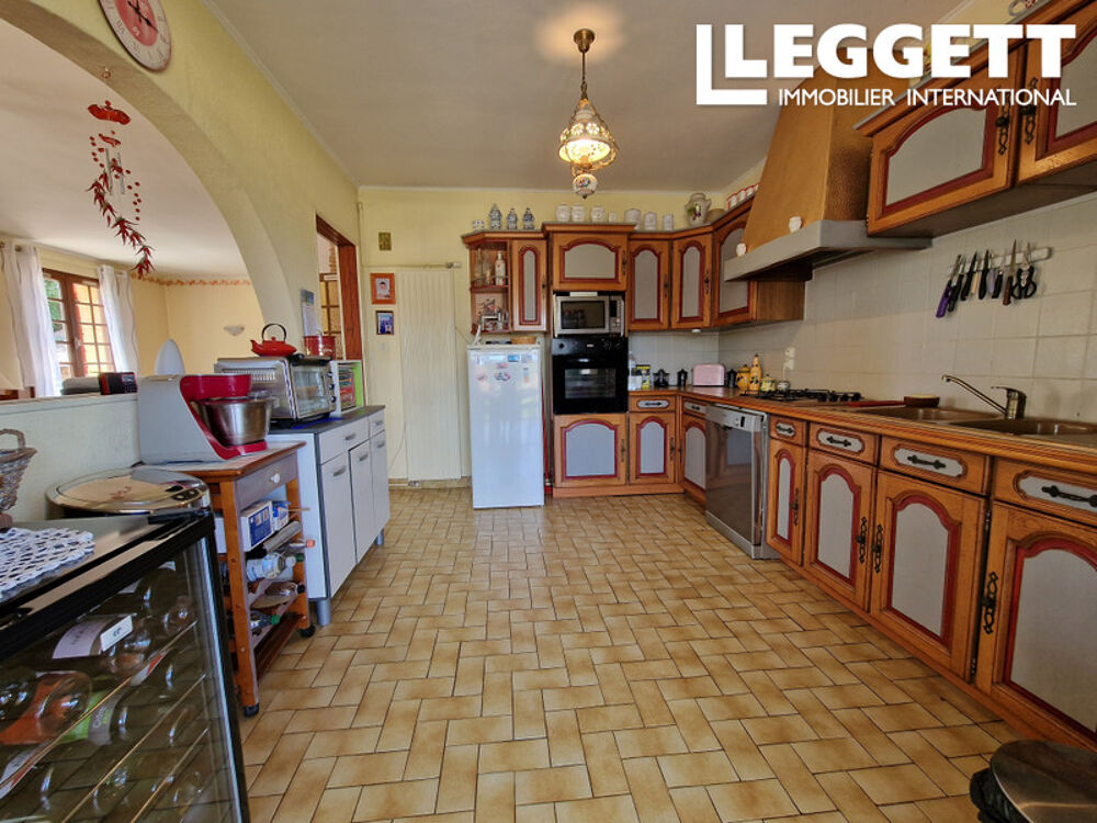 Vente Maison Belle maison périgourdine lumineuse, 5 chambres, avec des vues charmantes, à la périphérie du village. Le fleix