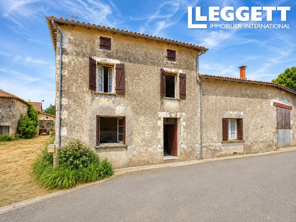 Maison d'habitation de 3 chambres et dépendances à renover à Chassiecq