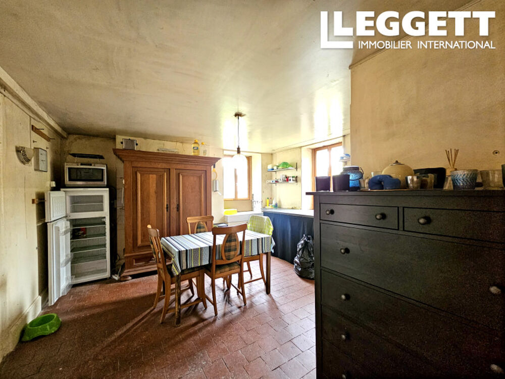 Vente Maison Maison de village avec 3 chambres, grand terrain de 2?567 m² et vaste grenier aménageable ? Saint?Désiré Saint-dÉsirÉ