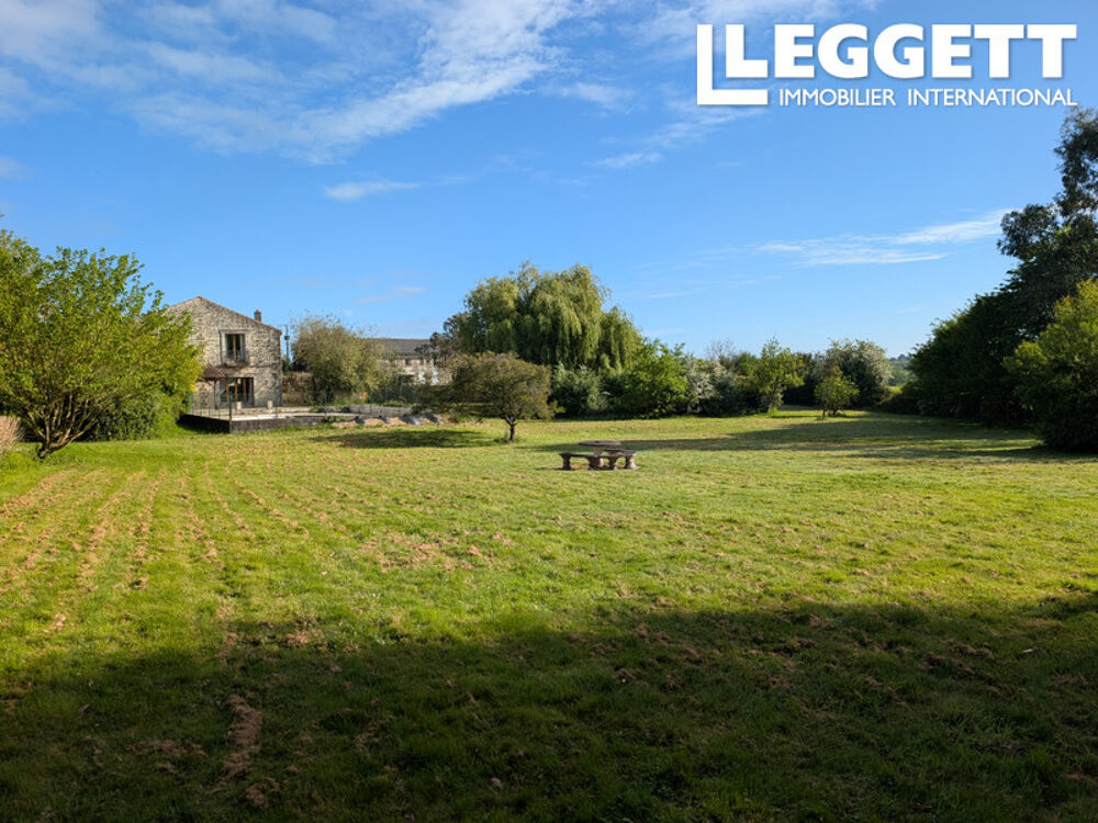 Vente Maison Belle maison de caractère avec appartement indépendant, terrain de 1.1h proche de Mirambeau Charente Maritime Mirambeau