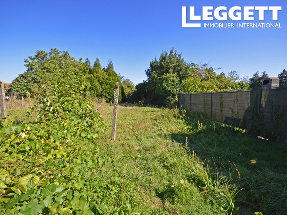 Mison de 4 chambres dans un village au c?ur du Périgord vert avec jardin séparé. Faites une offre !