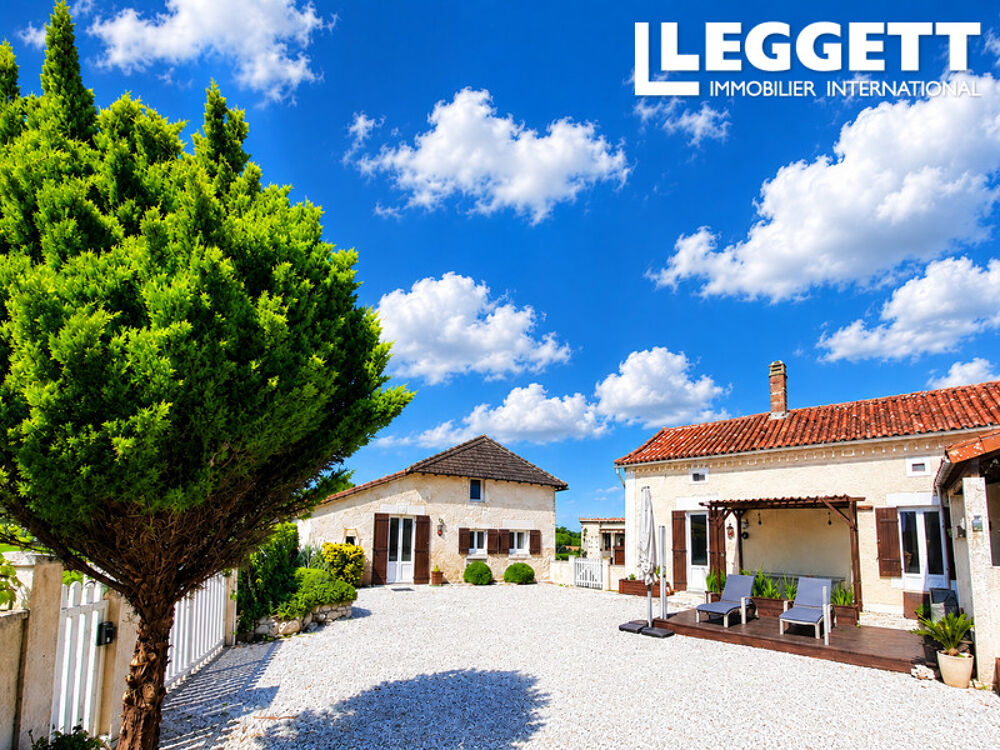 Maison rénovée et gîte avec garage/atelier et vue imprenable sur la campagne. À proximité de Verteillac.