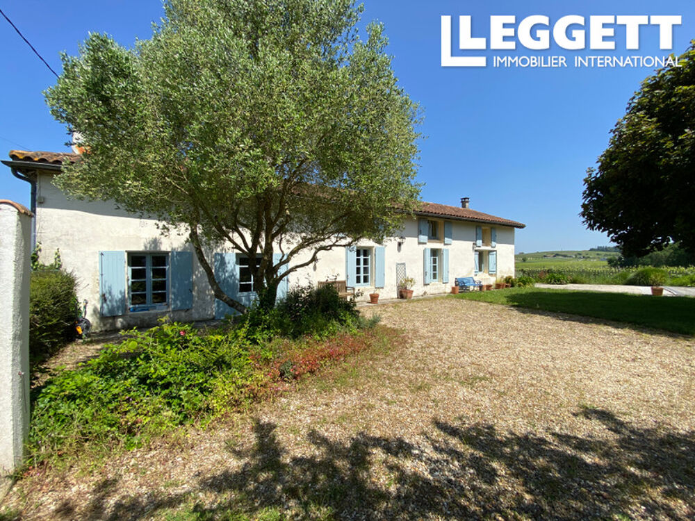 Vente Maison Charmante maison de caractère de 4 chambres avec piscine chauffée, à 20 minutes de Cognac Arthenac